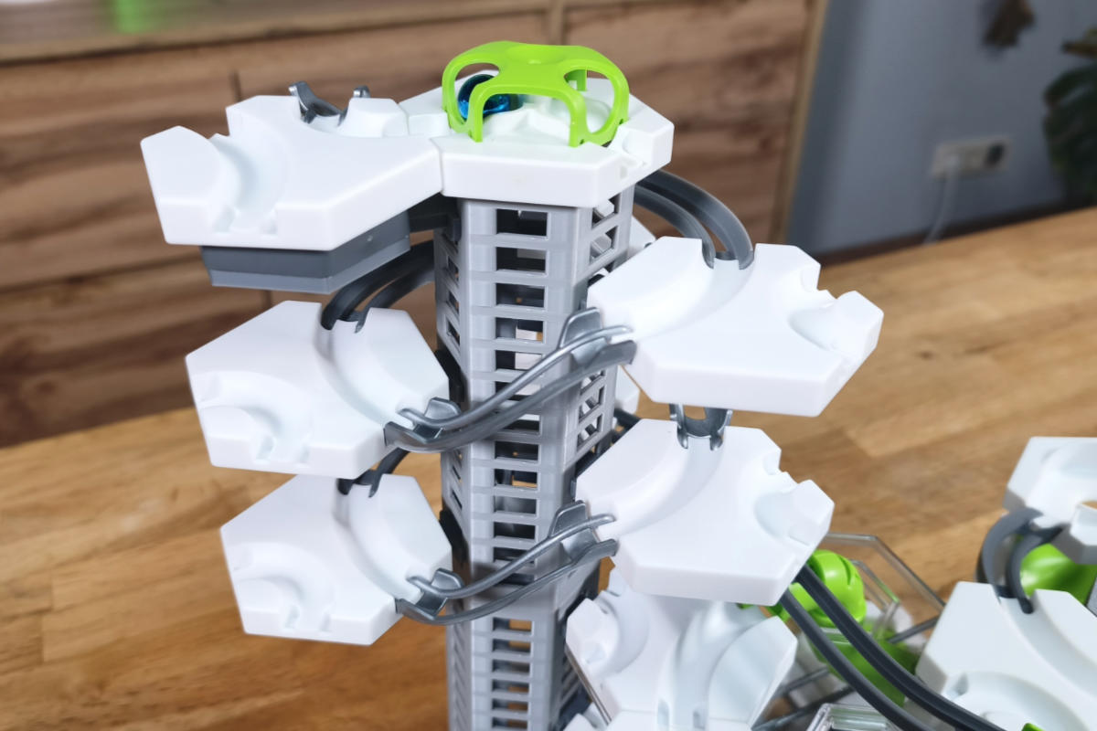 Balcony tower + 4 balconies