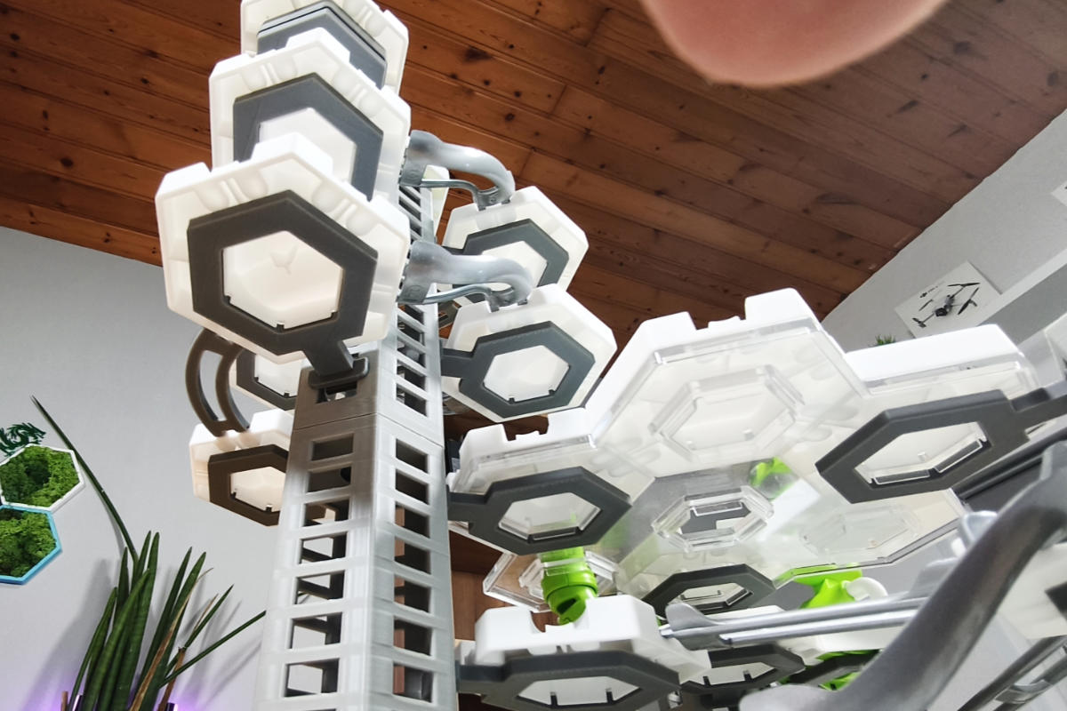 Balcony tower + 4 balconies