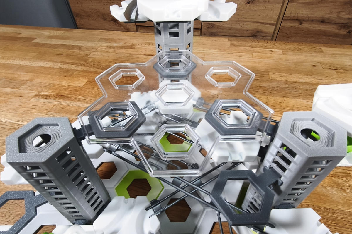 Balcony tower + 4 balconies